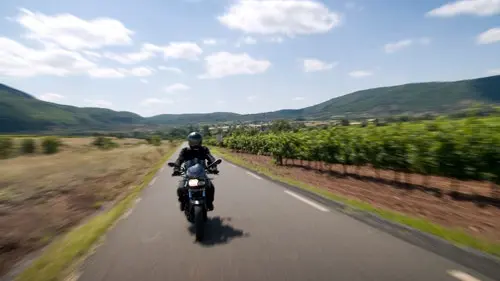 Grand Site du Salagou à Moto-Didier Almon