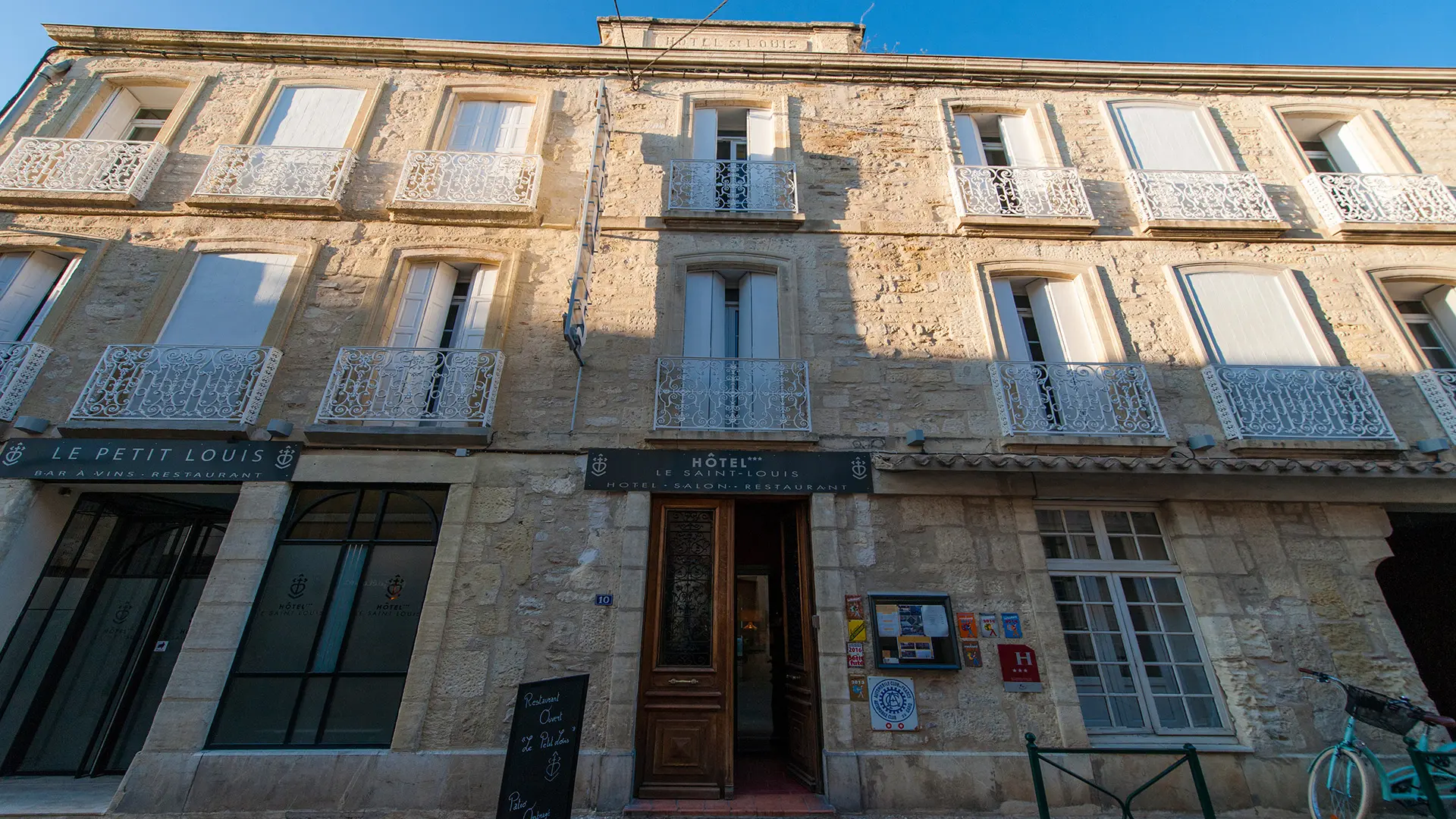 Facade Hôtel Saint-Louis