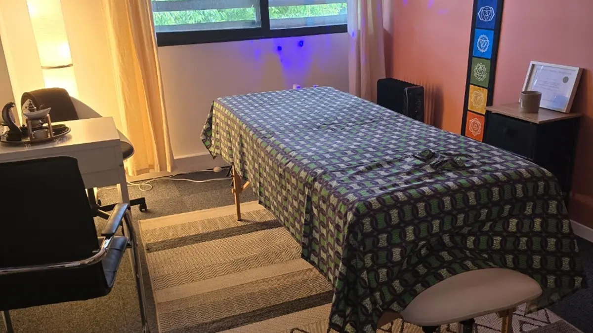 Holistic table
