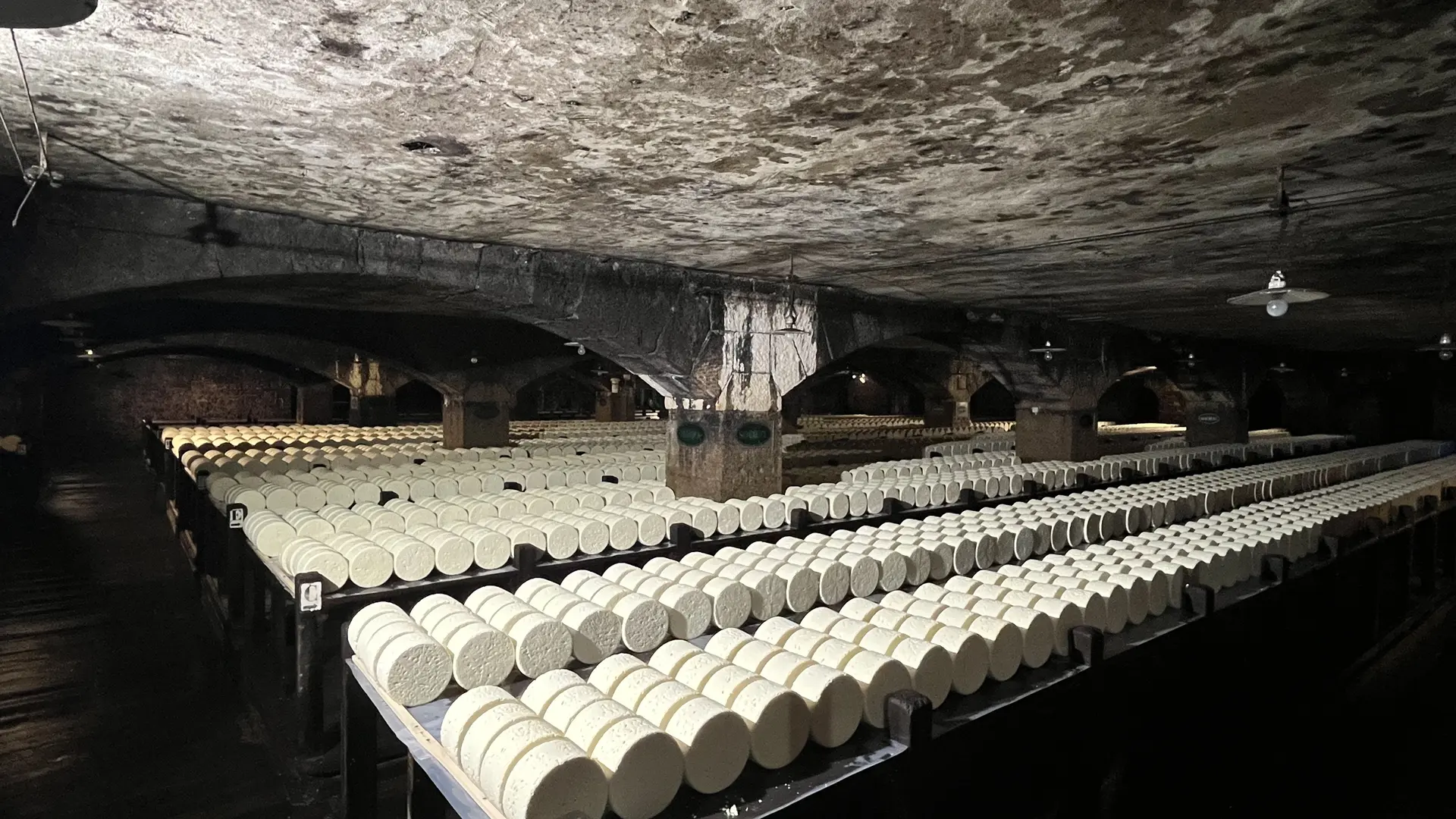 Les caves d'affinage du Roquefort