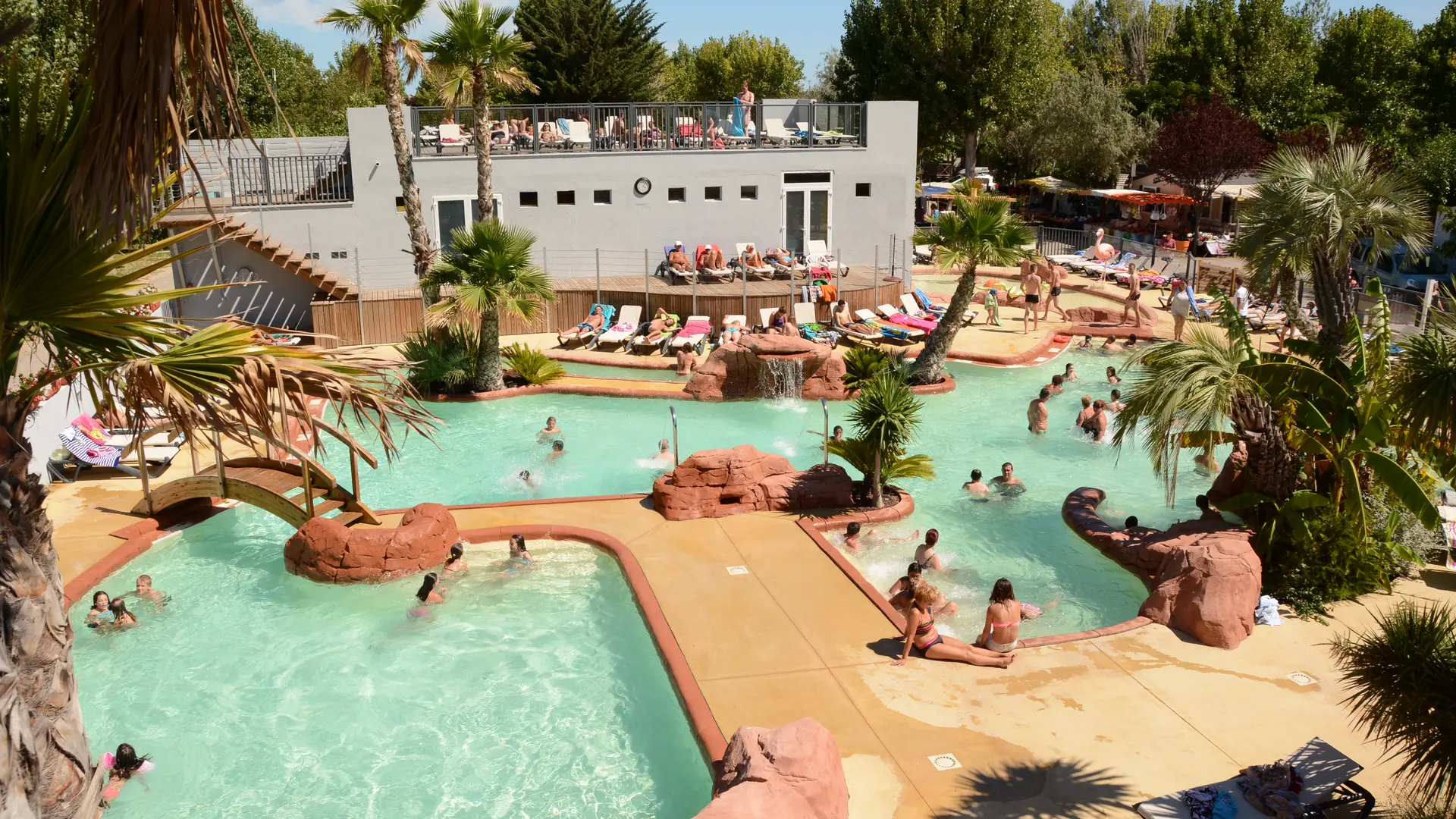 PISCINE OASIS