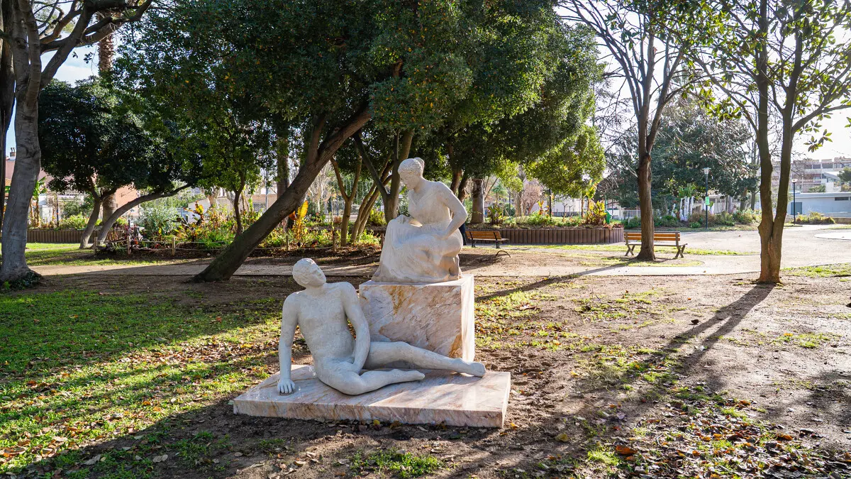 Psyche_et_le_gladiateur_-_BAM--_Elisa_Fantozzi__Psyche_et_le_gladiateur__2025__Balaruc-les-Bains___ADAGP_-_photo___Office_de_Tourisme_Archipel_de_Thau-37028-1200px