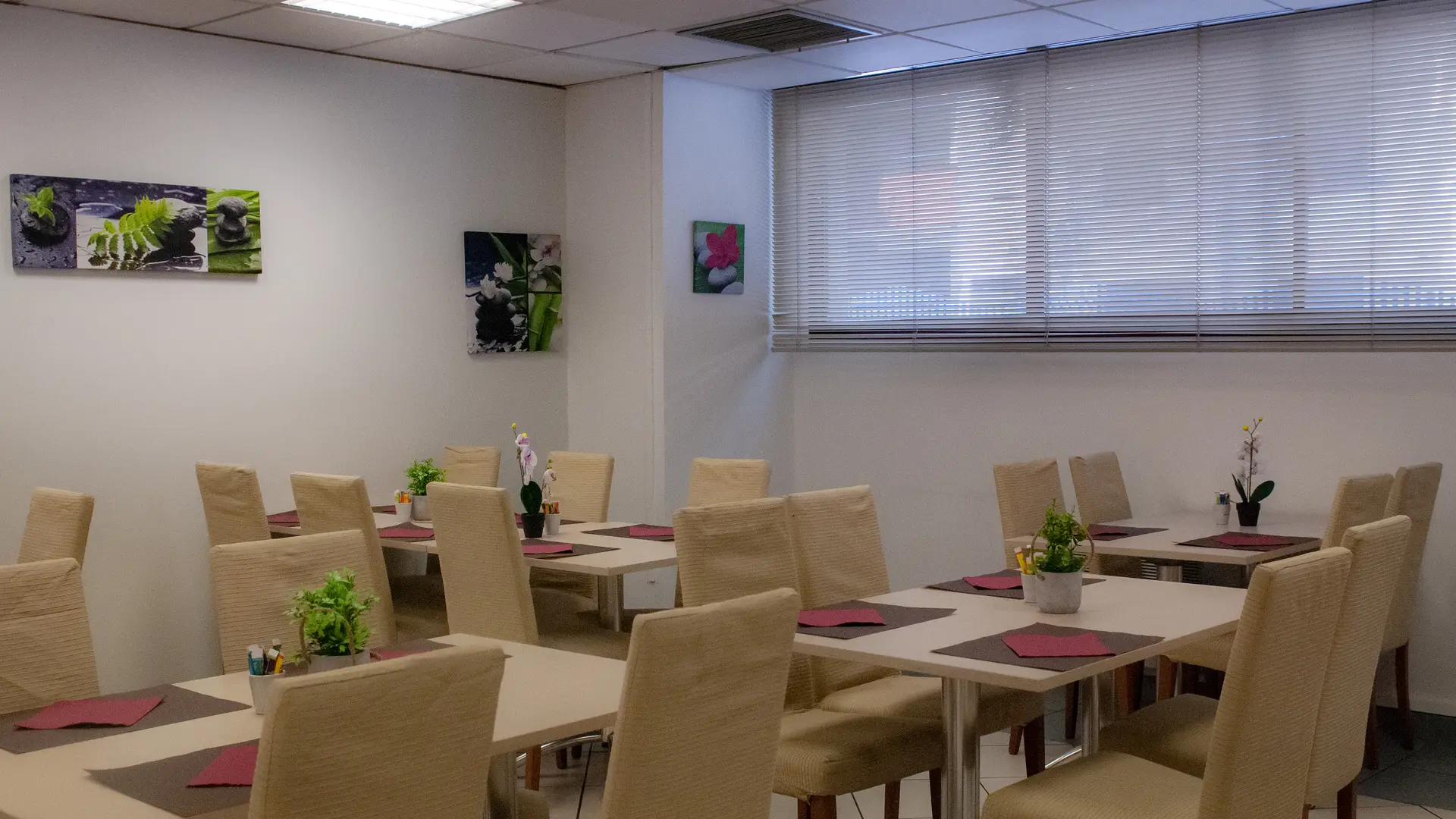 Salle de petit-déjeuners