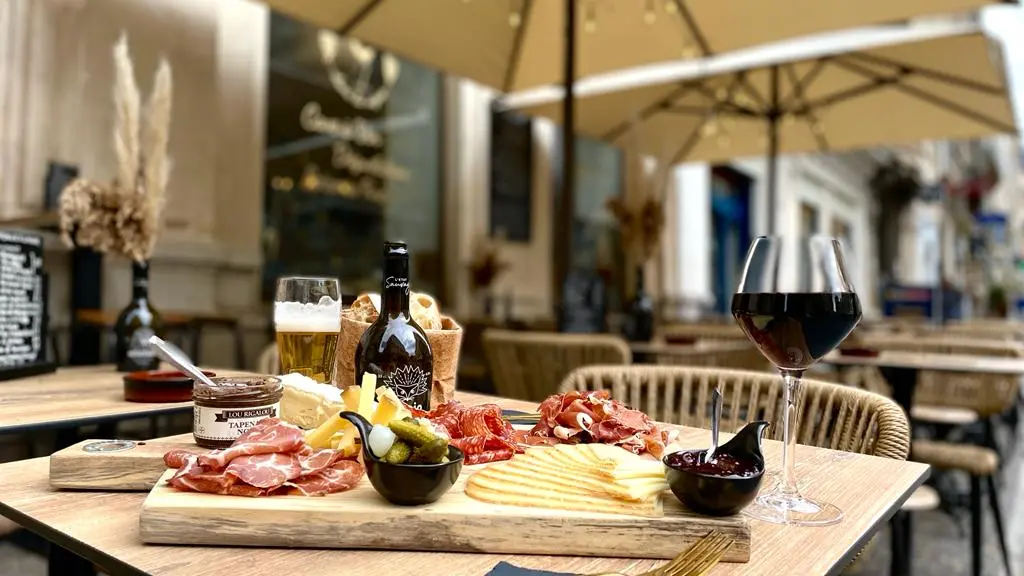 Planche Charcuterie Fromage en Terrasse