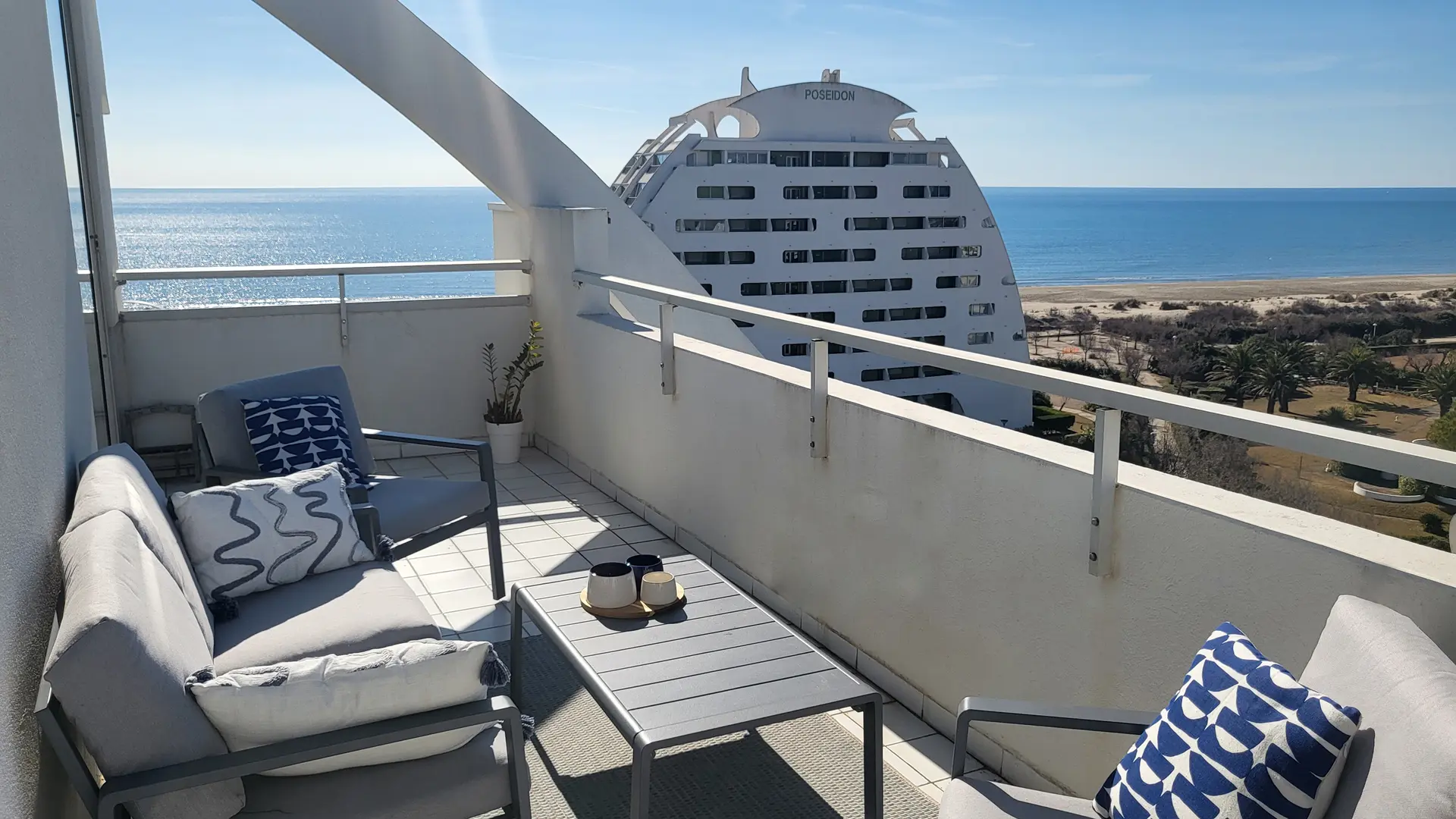 AirBnB Vue mer la Grande Motte au Lady Blue * Terrasse plein ciel