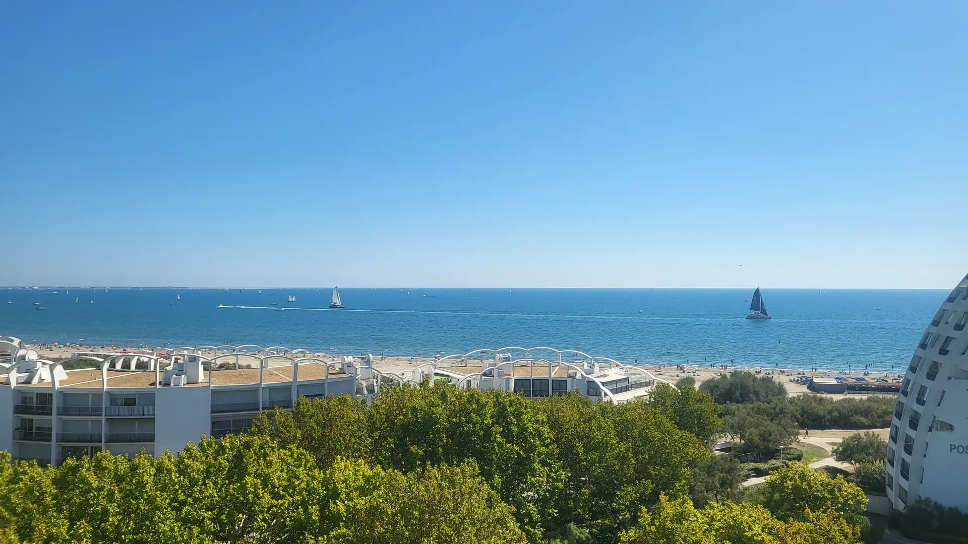 AirBnB vue mer panoramique la Grande Motte * Le bleu à perte de vue