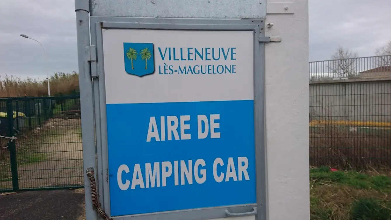 aire-camping-car-villeneuve-maguelone.png3