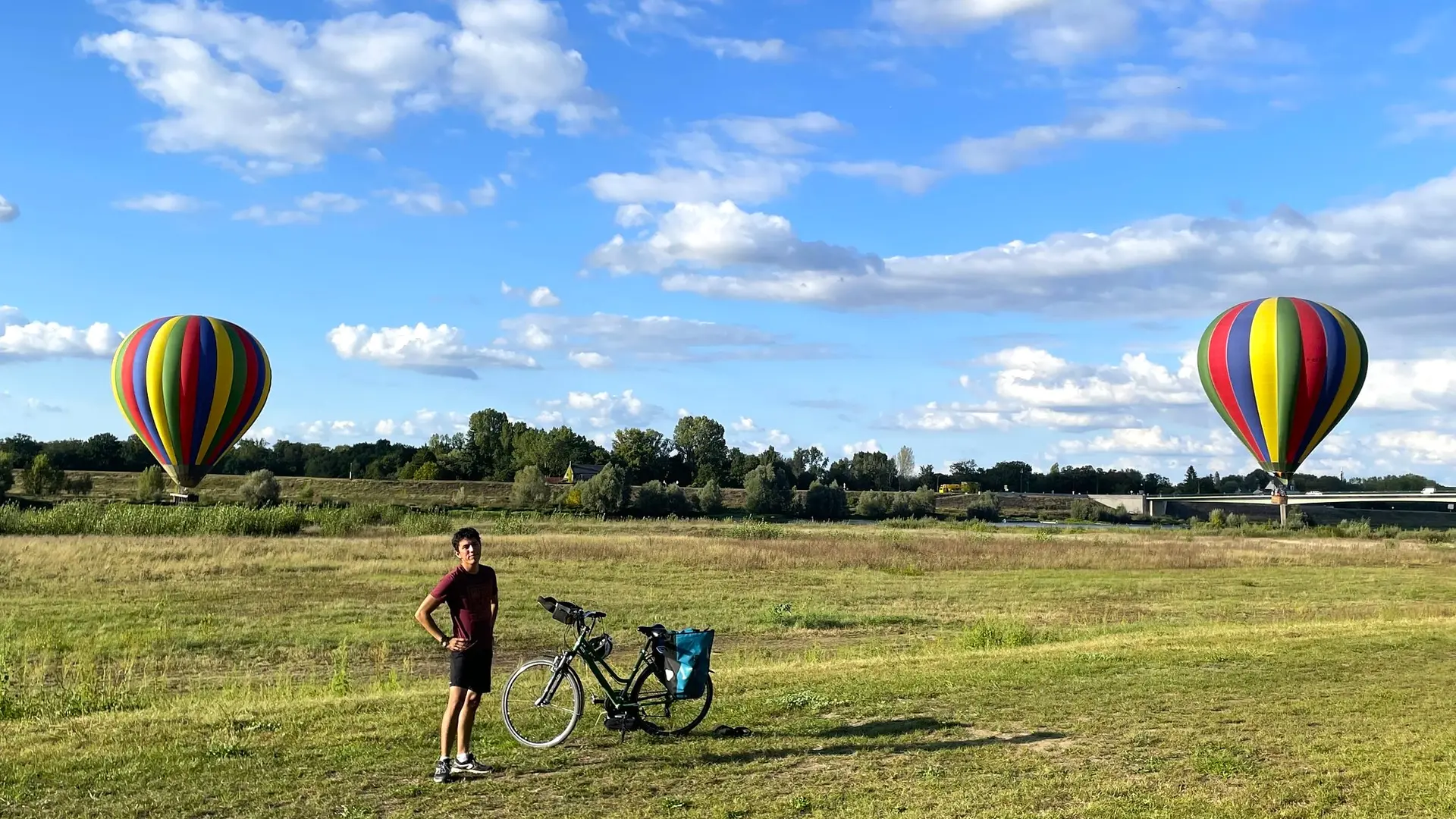 loire-velo-montgolfiere