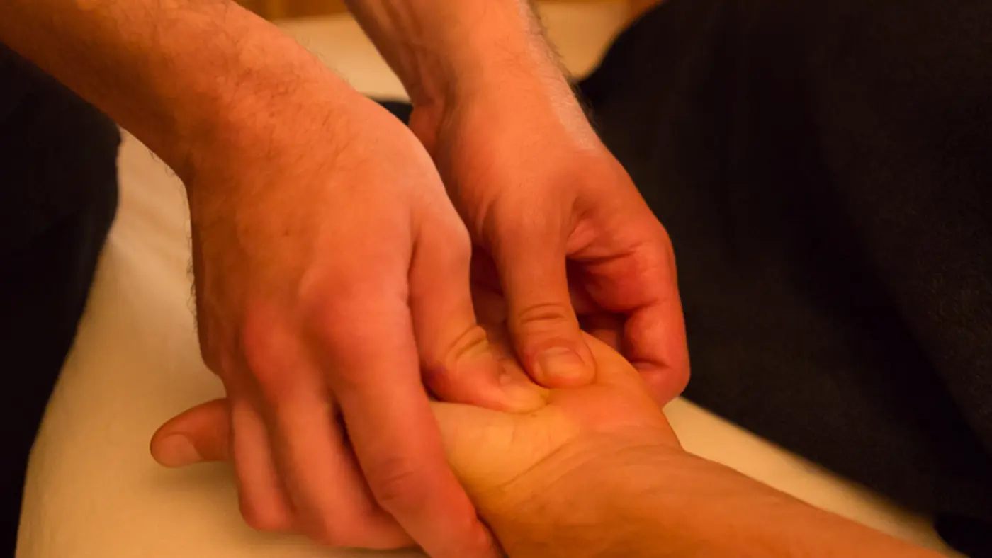massage main hippocrates montpellier