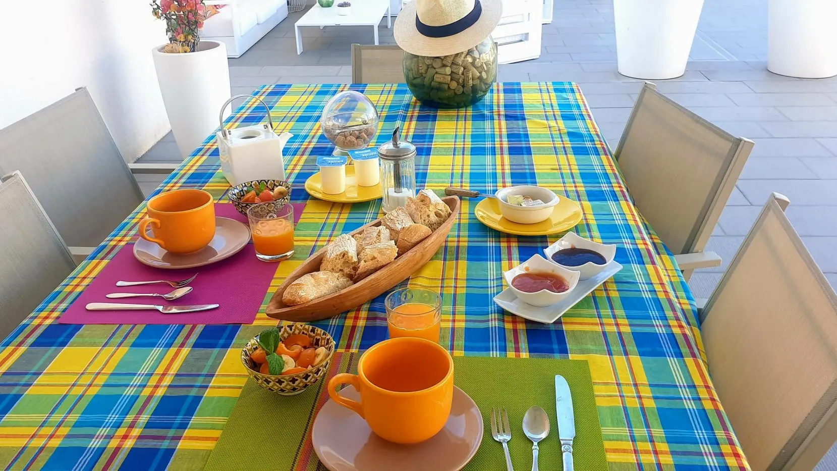 petit dejeuner hotes
