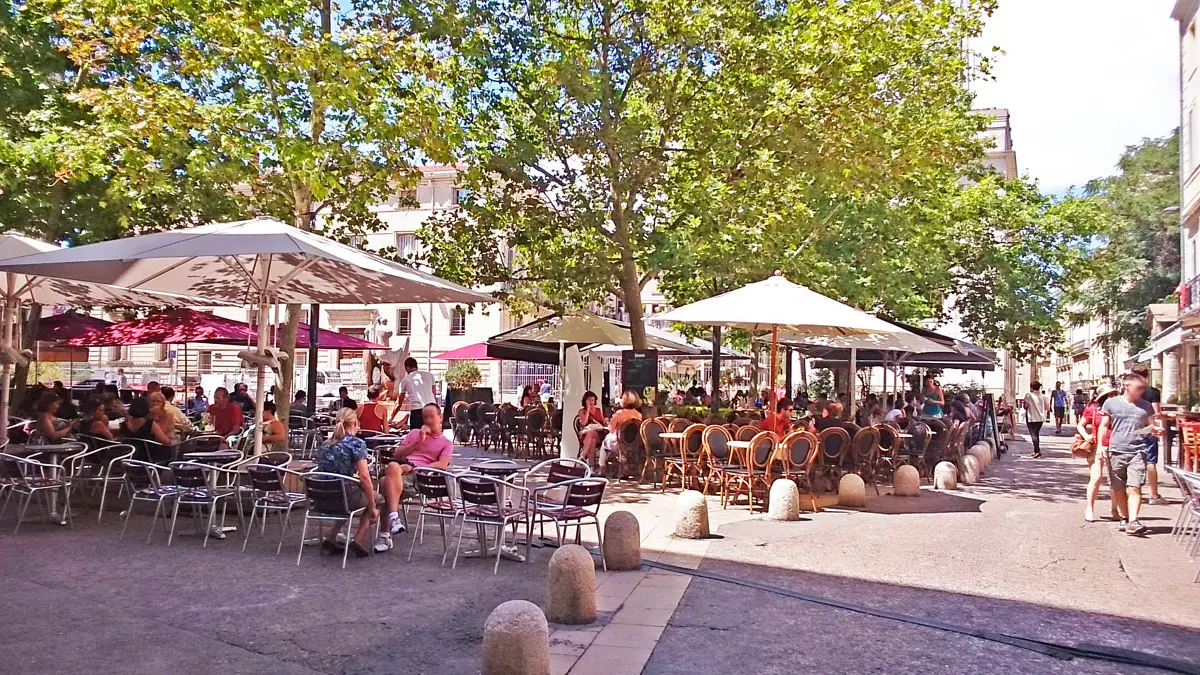 place du marché aux fleurs préfecture montpellier