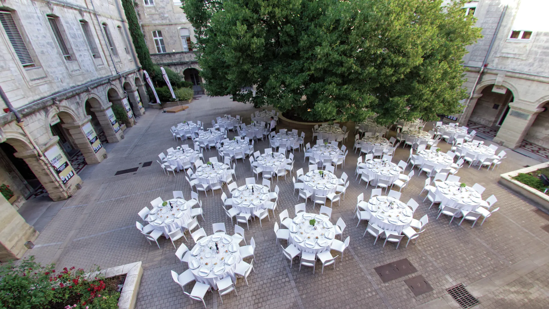 Cour Soulages - Repas