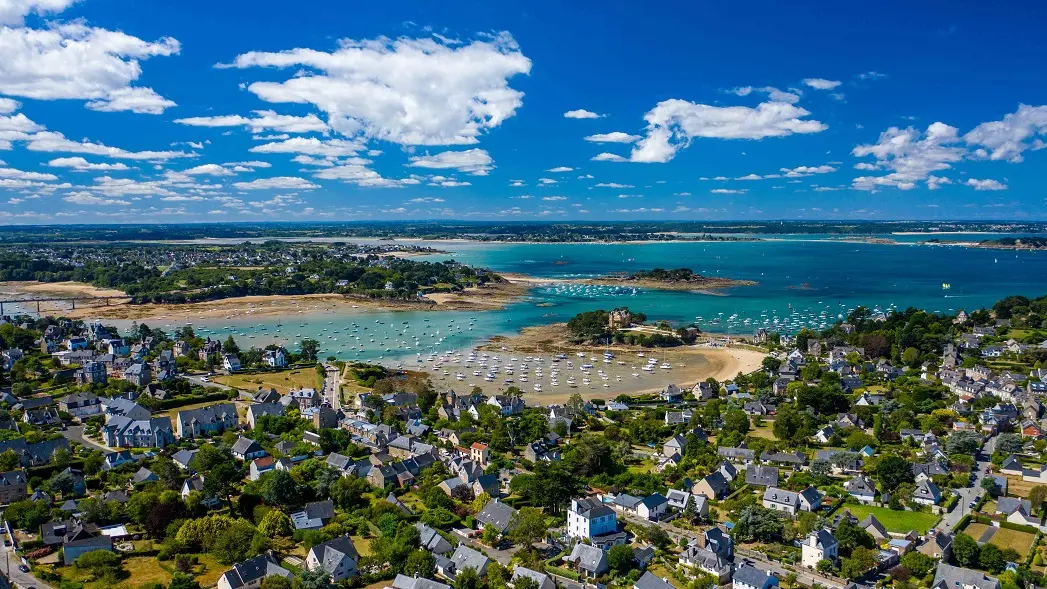 4-vue-aerienne-village-port-bateaux-st-briac