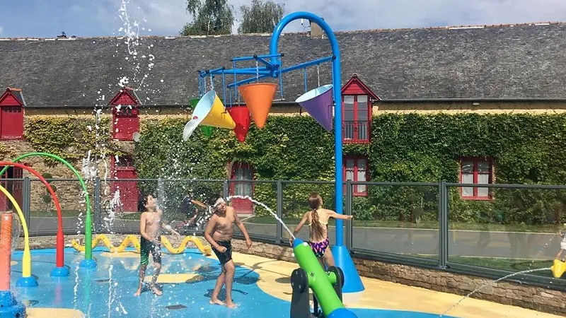 Campings-Domaine du Logis-La Chapelle aux Filtzméens