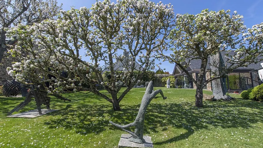 8.natureetsculpturesmuseemanoli LARICHARDAIS ©Hervé Ronné