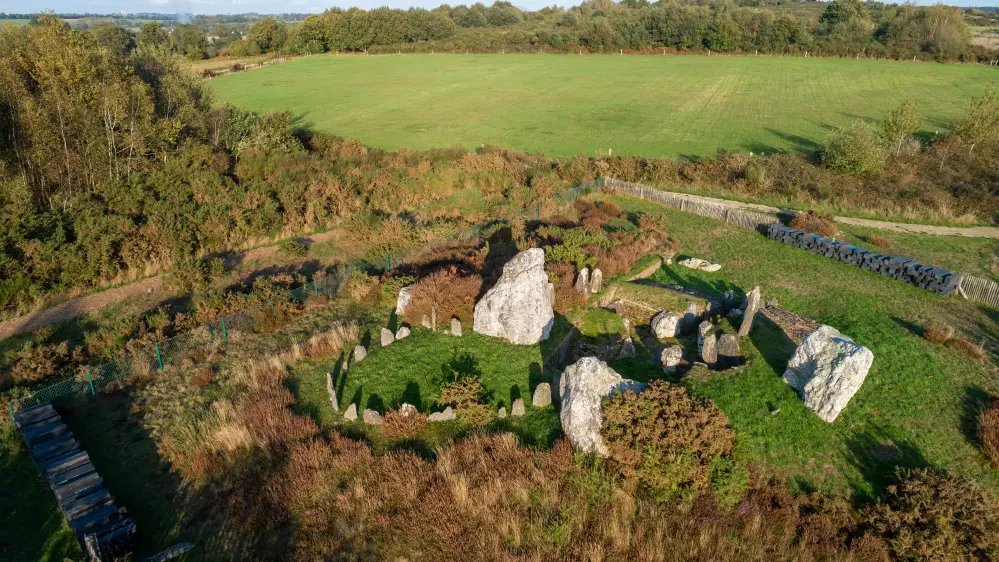 Les mégalithes et landes de Saint Just