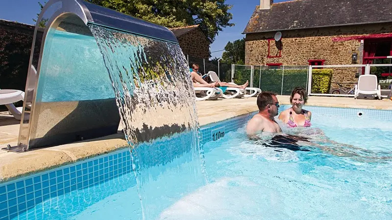 Campings-Domaine du Logis-La Chapelle aux Filtzméens