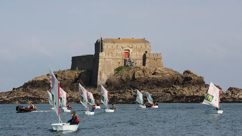 SNBSM - Ecole de voile - Yacht-Club