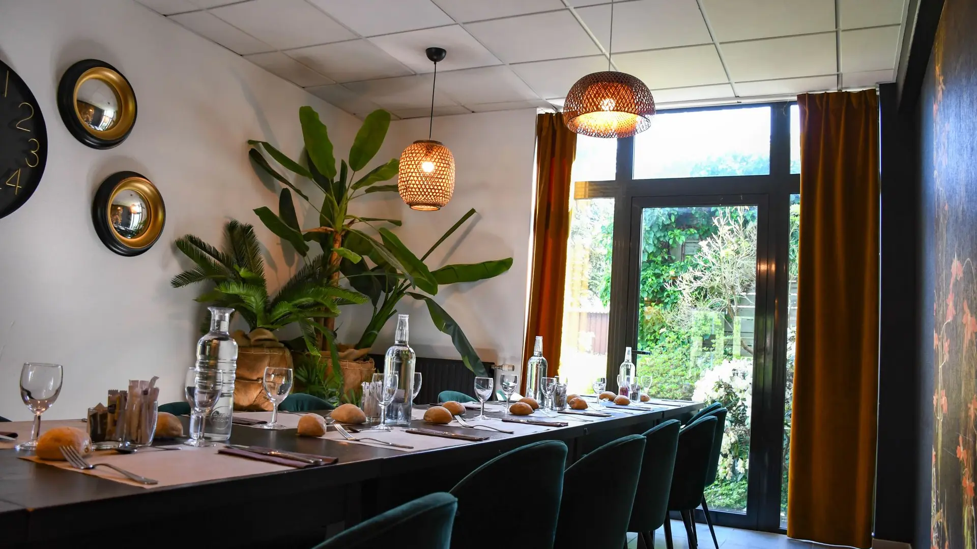 Salle de restauration, le Pommeret