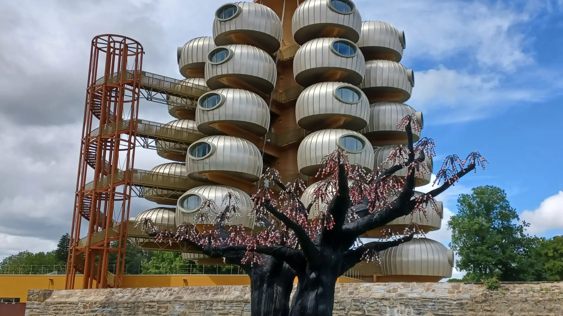 Entre art et nature au Château des Pères - 3