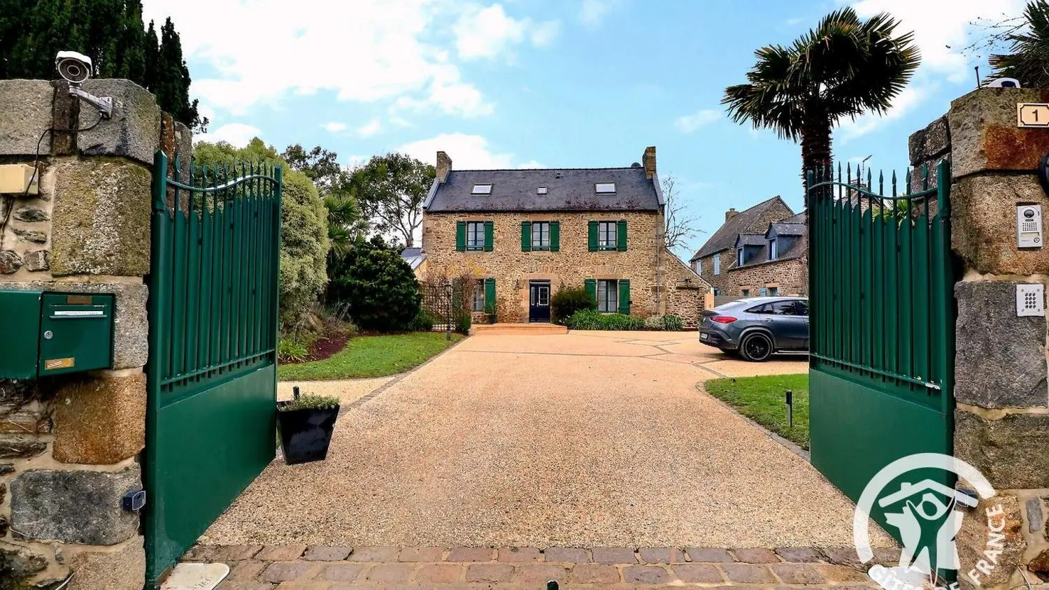 Chambres d'hôtes - Les Hôtes de la Motte - St Jouan - vue exterieur