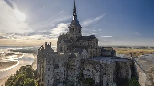 Abbaye-MSM---vue-aerienne-nord-ouest-Christian-Gluckman-Centre-des-monuments-nationaux