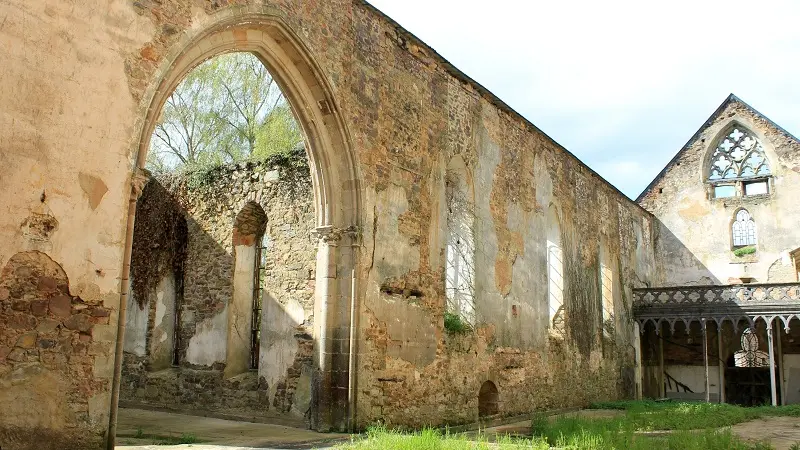 Abbaye-Saint-Jacques---Montfort-sur-Meu