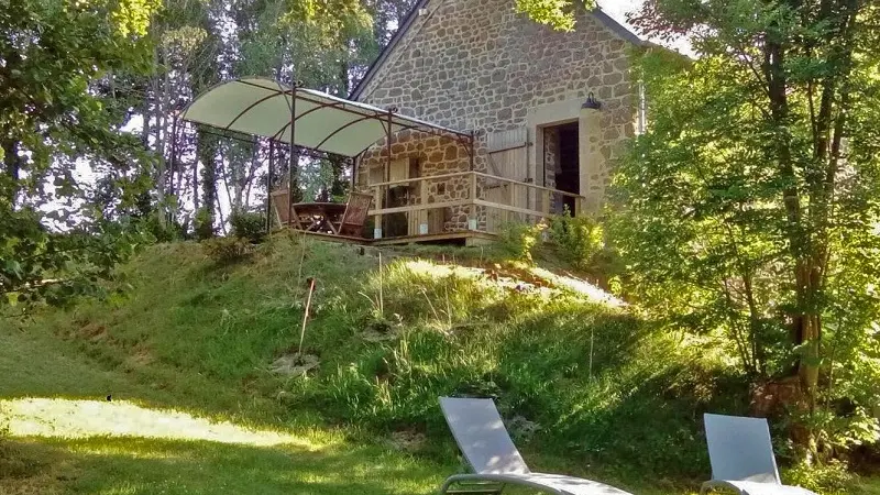 Bain de soleil - Au moulin de Faucillon © Chevallier