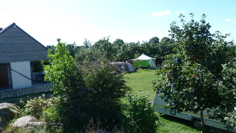 Camping Entre Pierres et Collines 2