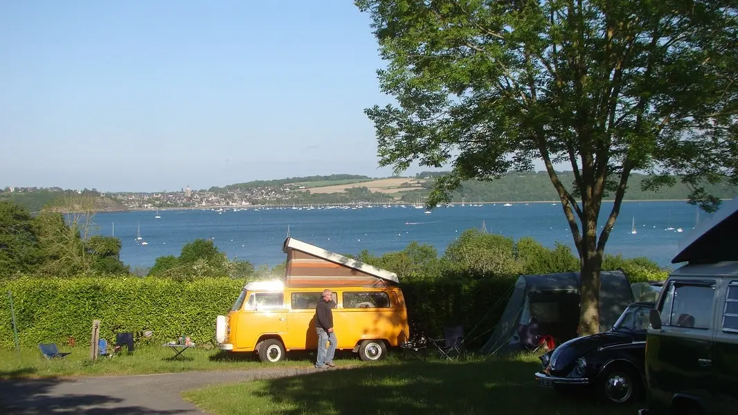 Camping-Le-Rivage-Le-Minihic-van