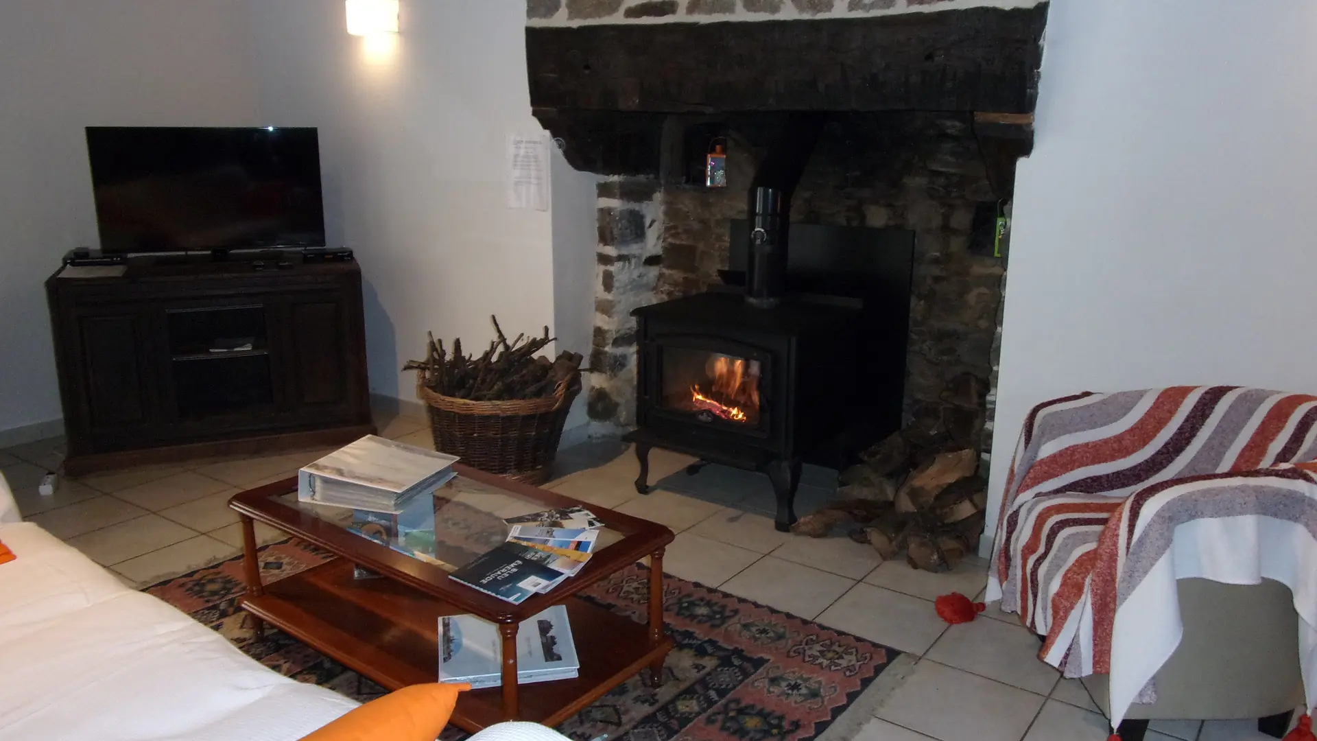 Location - Try Logis - Plerguer Canapé au coin du feu