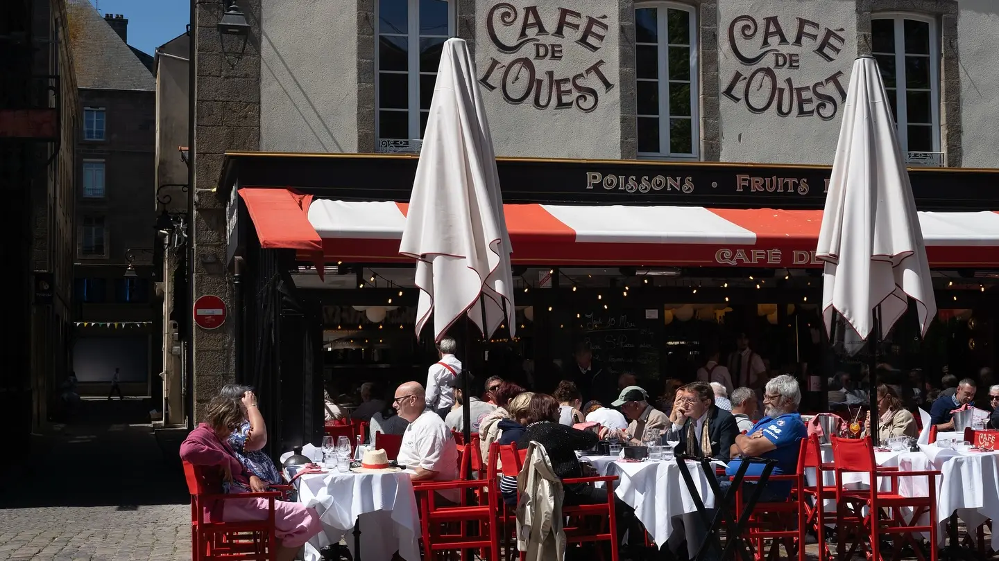 Café de L'ouest - Extérieur