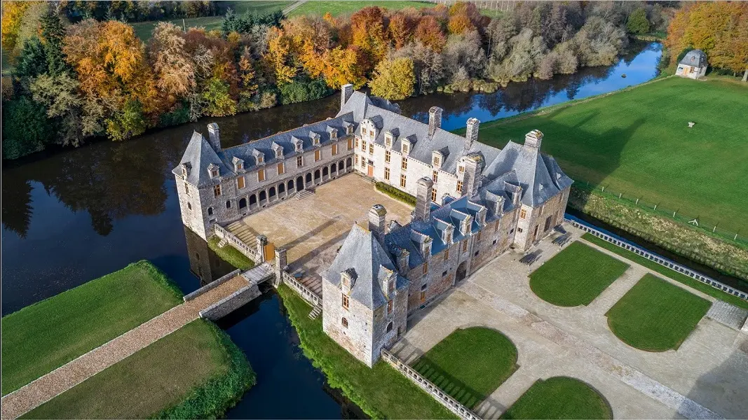 Château Le Rocher Portail - Vue aérienne