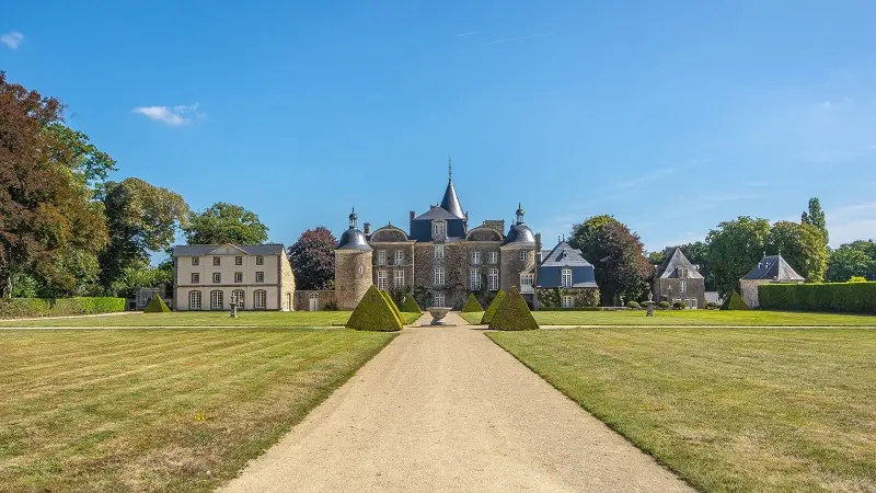 Château et jardins à la Française - La Bourbansais