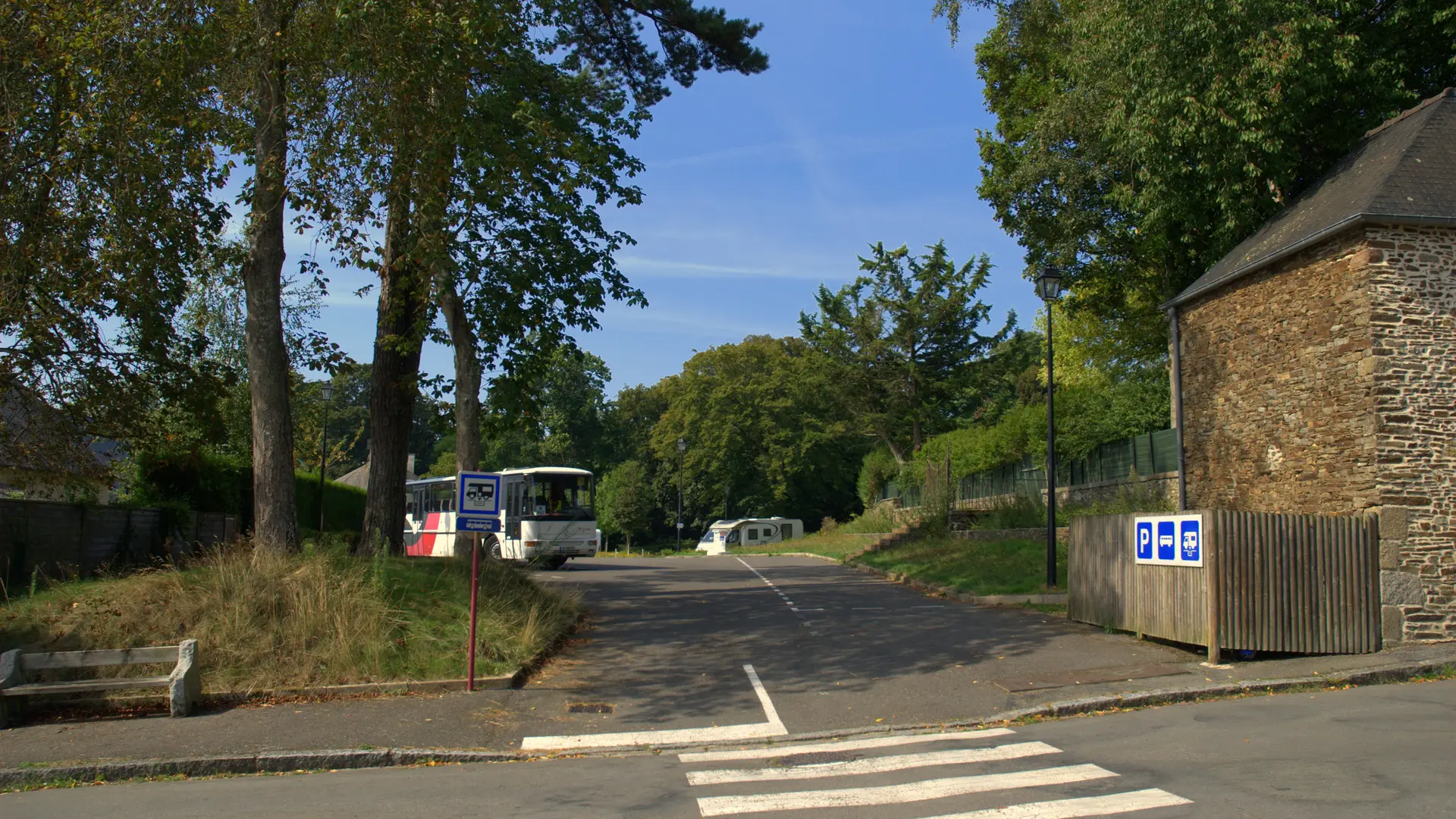 Aire de camping-cars de Bazouges la Pérouse