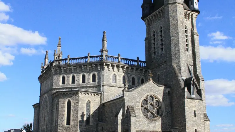 Eglise-Saint-Pierre-Chateaubourg-1