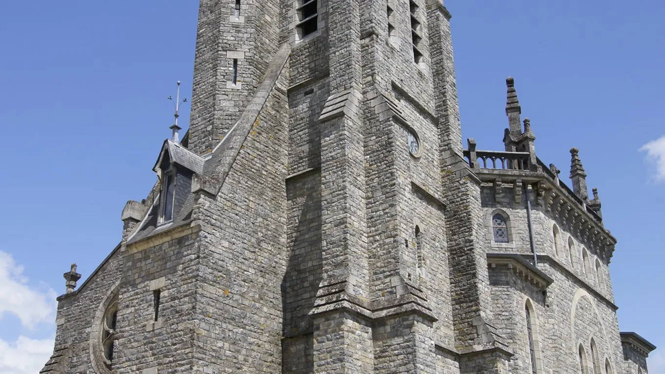 Eglise St Pierre Châteaubourg 3