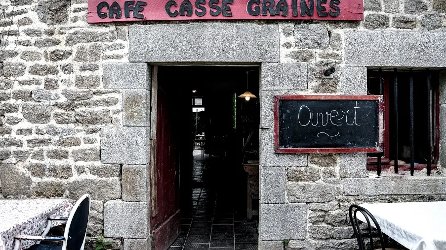 Entrée du Café Casse-Graine