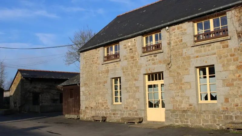 Facade-du-Grand-Gite---La-Maison-Neuve