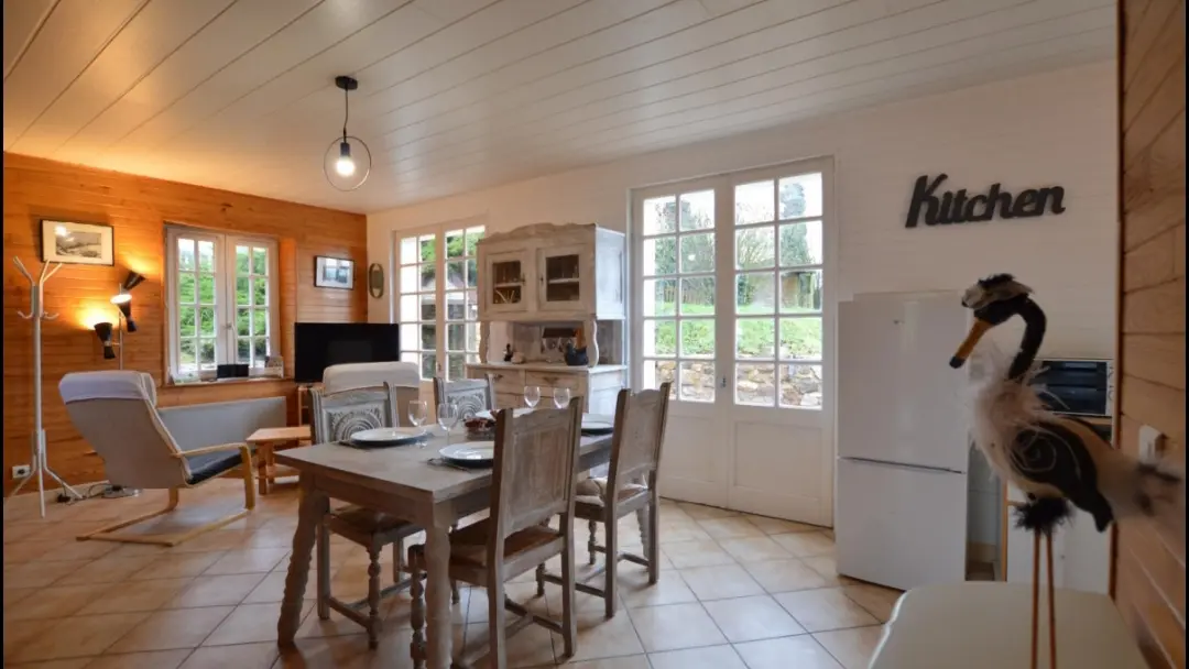 Gite le Verdoyant la pélerinière salon salle a manger