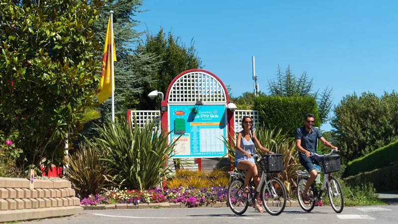 Camping Le P'tit Bois à Saint-Jouan des Guérets