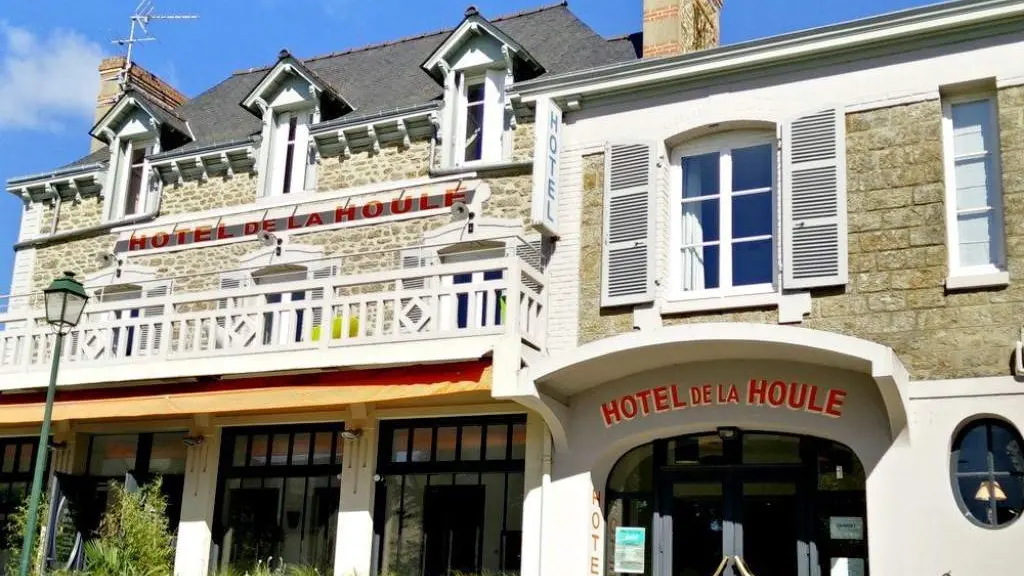 Hotel-La-Houle-Saint-Briac-devanture