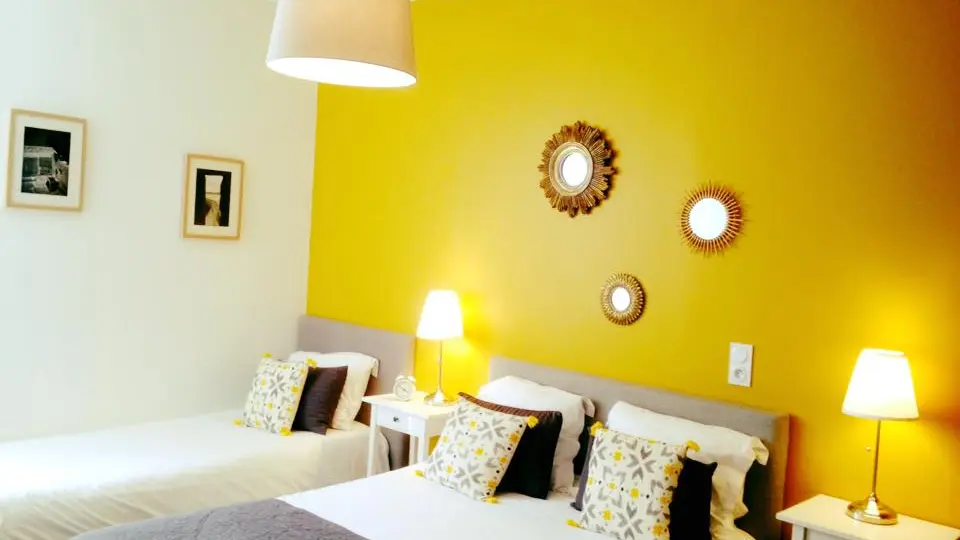 Hotel-Saint-Michel-Dinard-chambre-triple-jaune