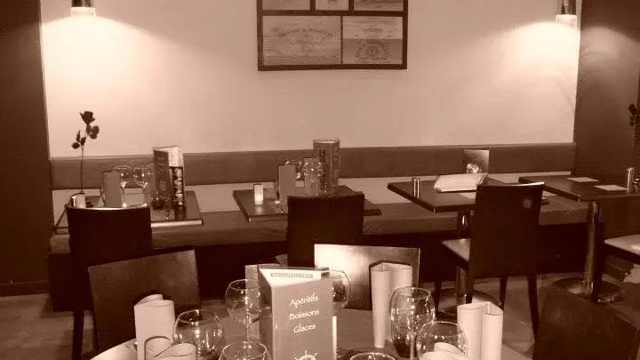 L-Aventure-Dinard-tables