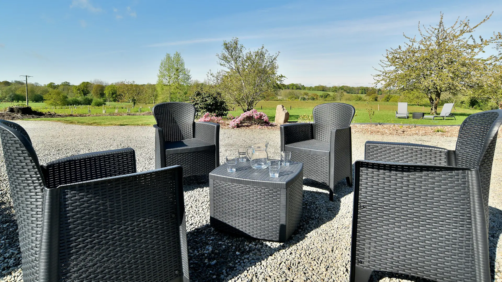 Location - Gîte de la Bosse Besnard - St Marcan -Le jardin