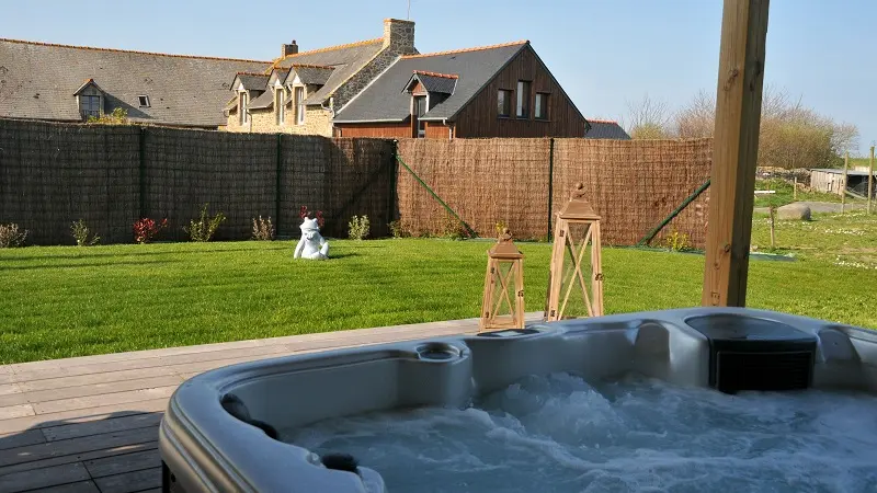 Location-Moulin-Jean-Luc---jacuzzi---Saint-Malo-2