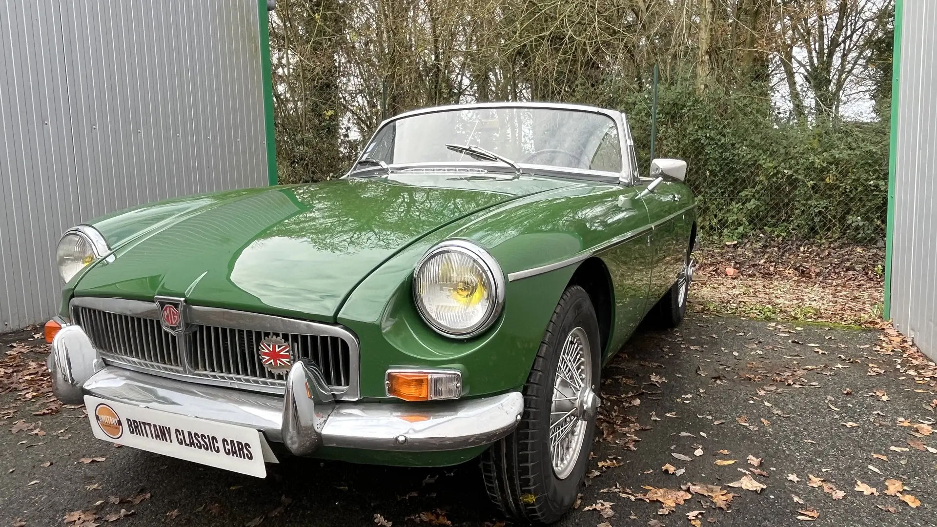 MGB 1964 location vert anglais roues rayons Brittany Classic Cars4