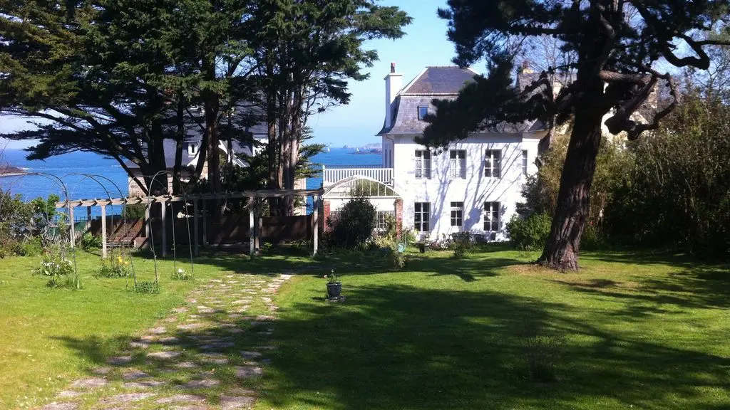 Monsieur-Pillet-Dinard-facade-de-loin