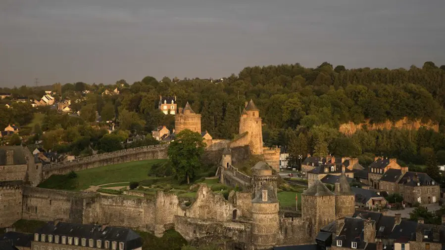 Lumières sur le château de Fougères