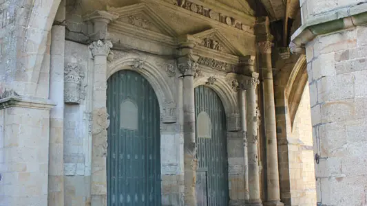 Porche Église Saint-Mars Bais